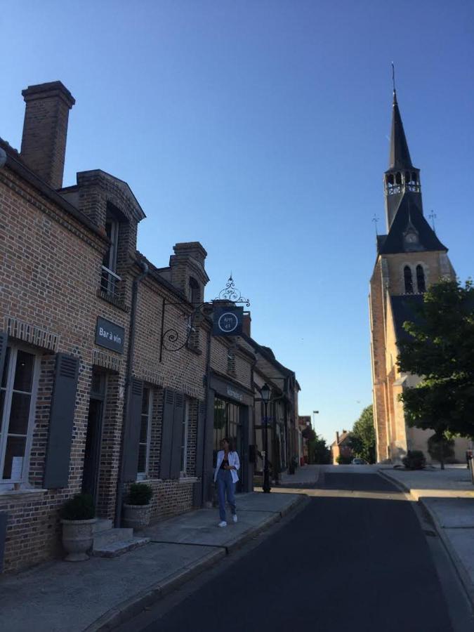 Km 41 Hotel Chaumont-sur-Tharonne Kültér fotó